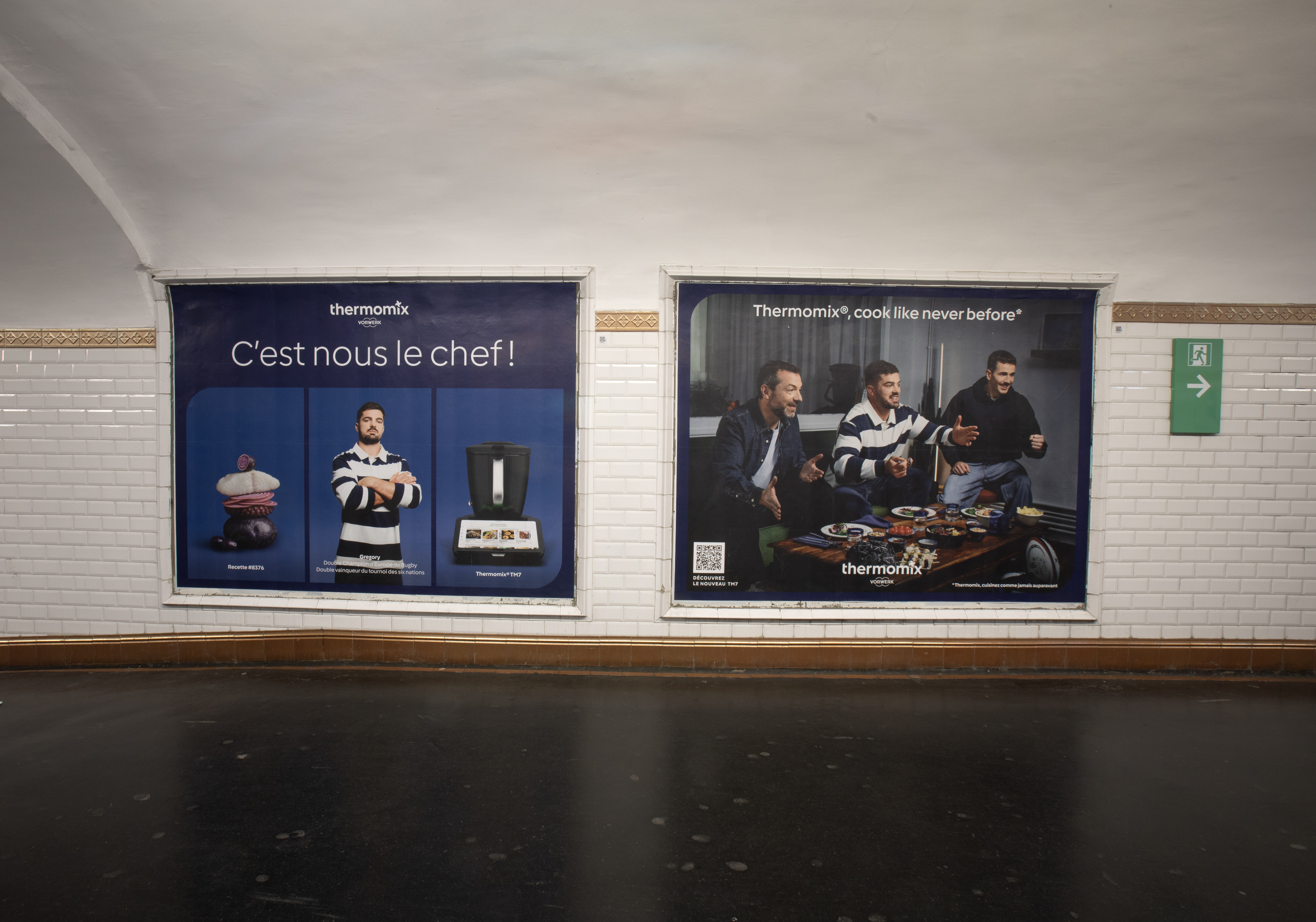Thermomix campaign on Paris metro platform