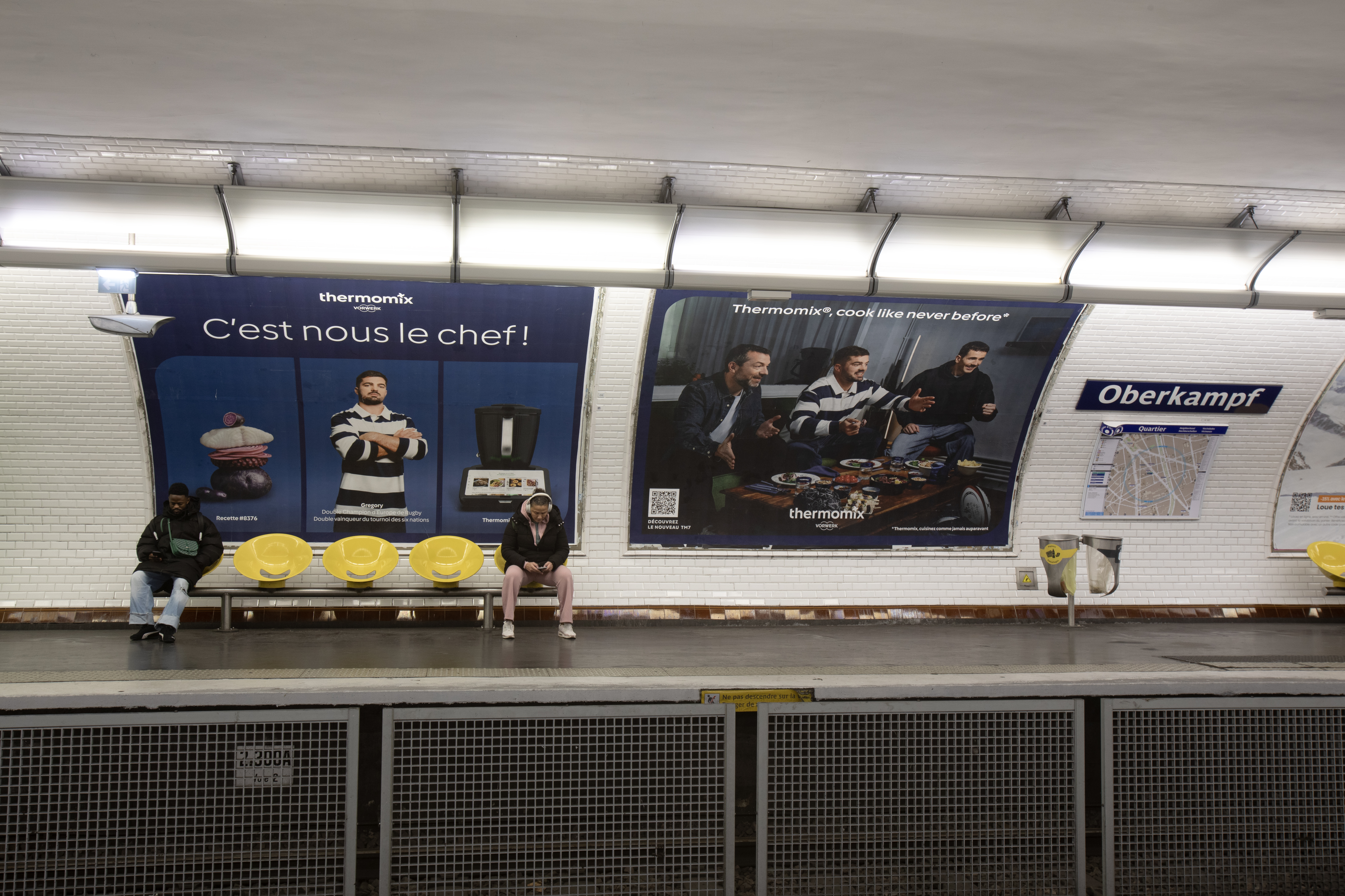 Thermomix campaign on Paris metro platform